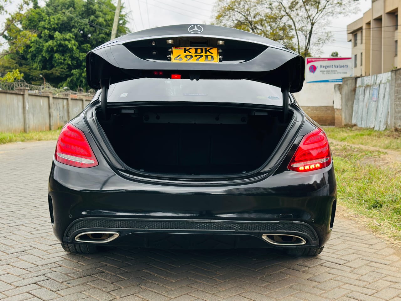Mercedes-Benz C200 2016 – 1800cc, Full Spec, Panoramic Sunroof