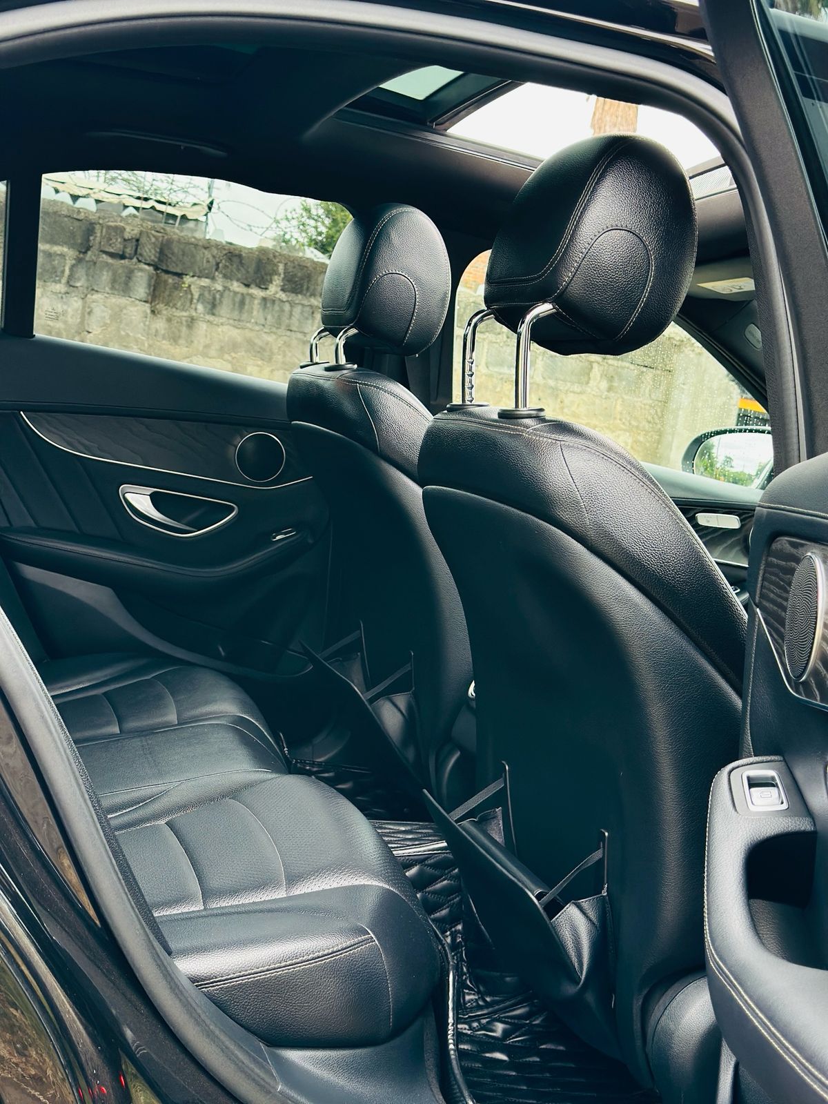 Mercedes-Benz C200 2016 – 1800cc, Full Spec, Panoramic Sunroof