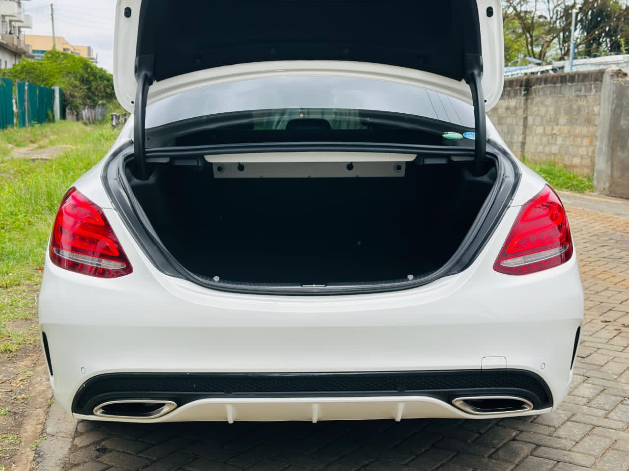 Mercedes-Benz C200 2017 – 1800cc, Full Spec, Panoramic Sunroof