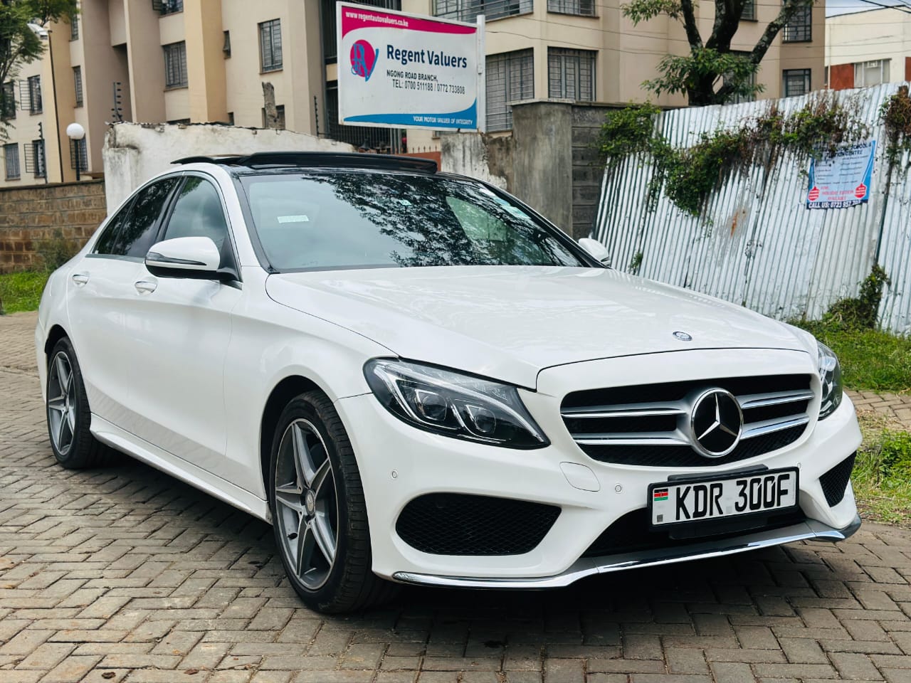 Mercedes-Benz C200 2017 – 1800cc, Full Spec, Panoramic Sunroof