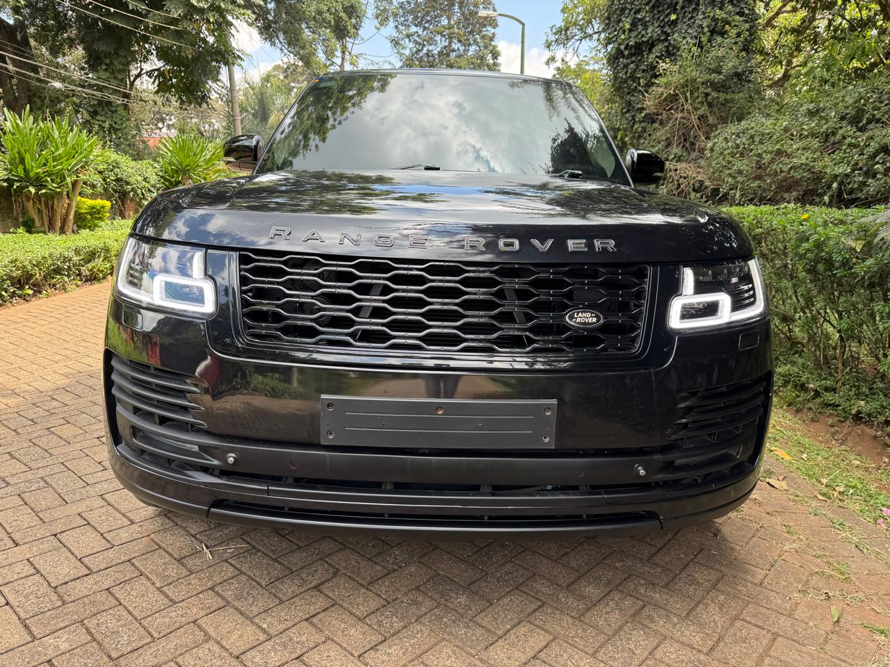 2016 Range Rover – 3.0L Diesel, 7-Seater, Fully Loaded, Panoramic Sunroof
