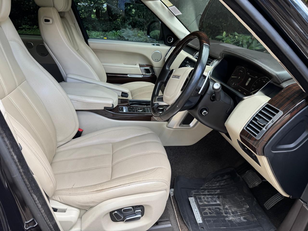 2016 Range Rover – 3.0L Diesel, 7-Seater, Fully Loaded, Panoramic Sunroof