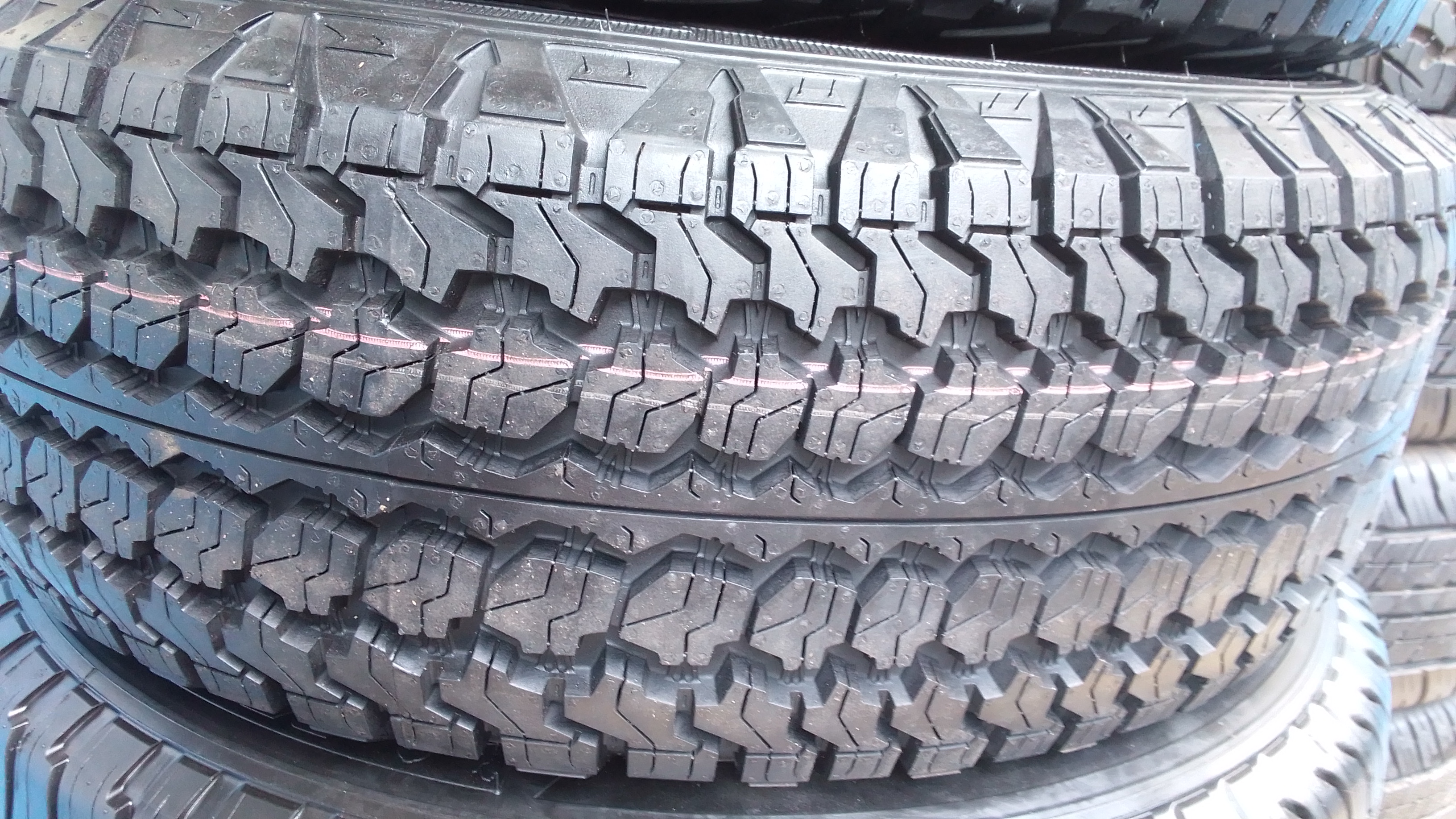 265/65R17 goodyear