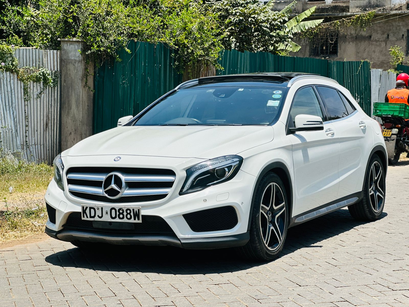 Mercedes GLA250 – 2015 | 1600cc Petrol | Full Spec | KES 2.3M