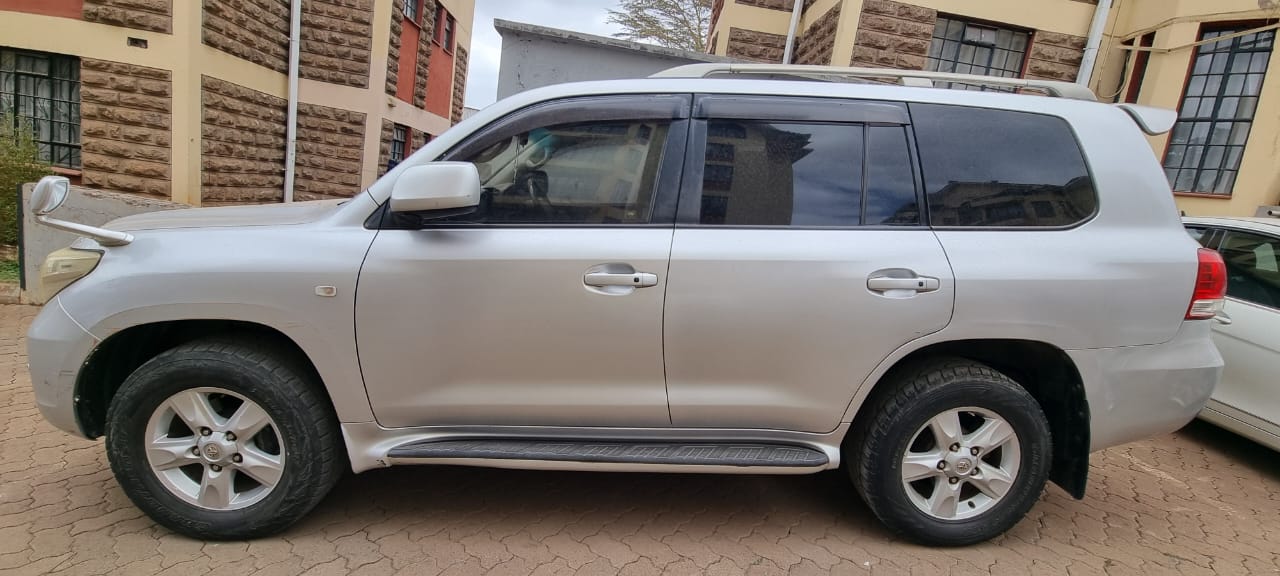 Toyota Land Cruiser V8 – 2008 | 4650cc Petrol | Fully Loaded | KES 3.55M (Negotiable)