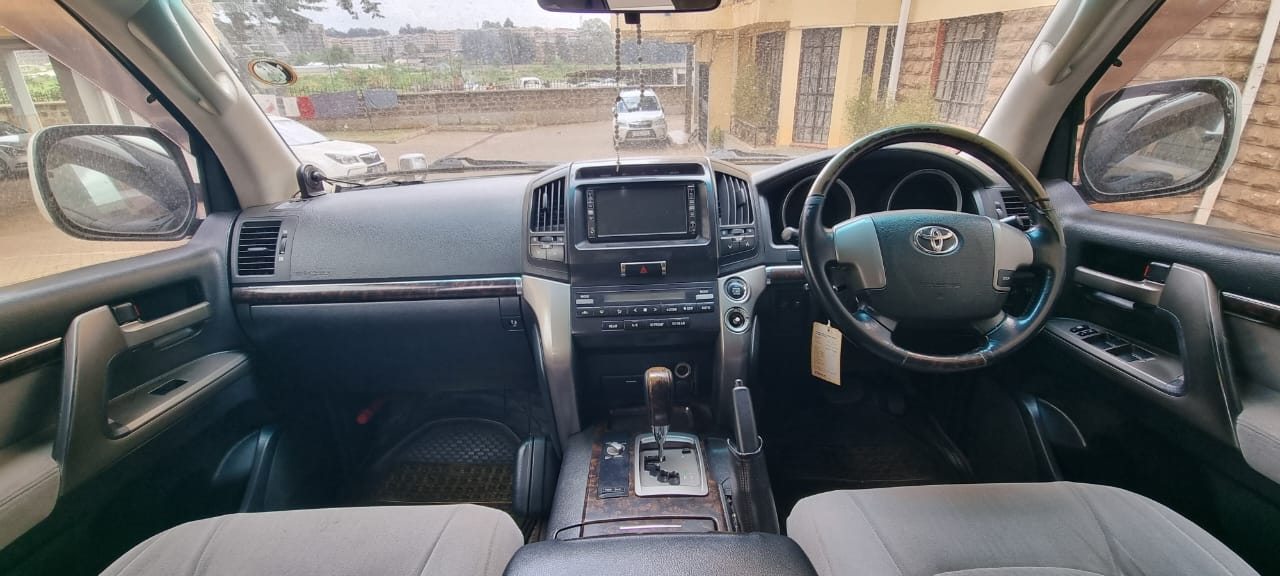 Toyota Land Cruiser V8 – 2008 | 4650cc Petrol | Fully Loaded | KES 3.55M (Negotiable)