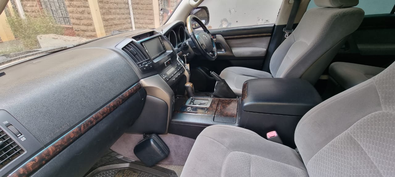 Toyota Land Cruiser V8 – 2008 | 4650cc Petrol | Fully Loaded | KES 3.55M (Negotiable)