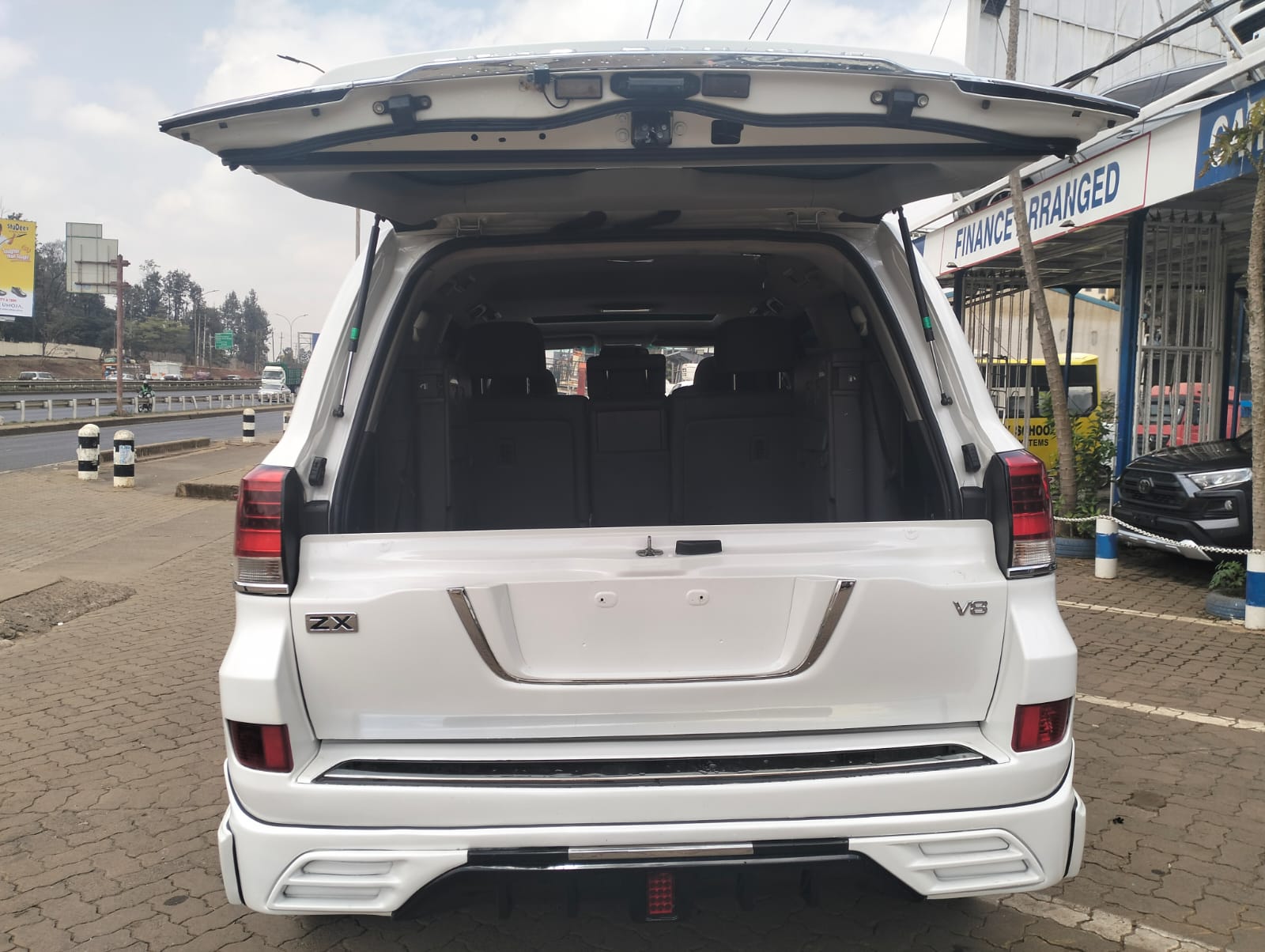 Toyota Land Cruiser V8 – 2008 | 4600cc Petrol | Sunroof | KES 3.95M