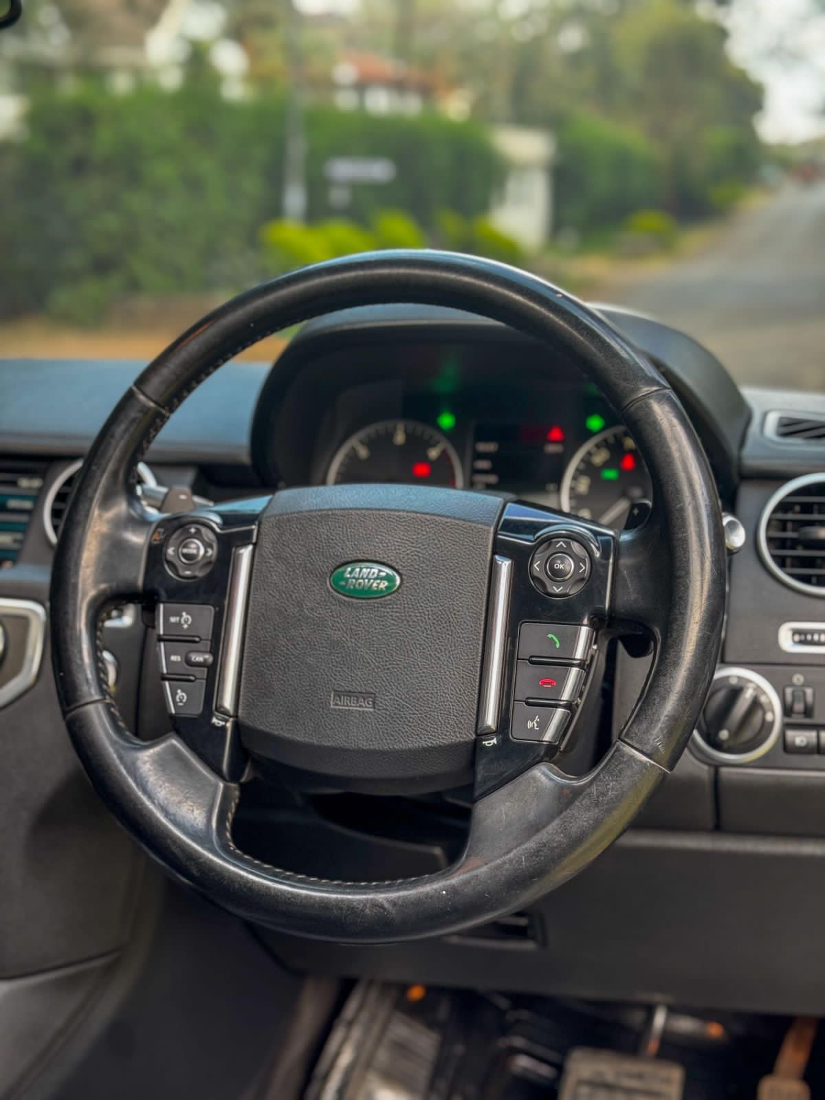 Land Rover Discovery – 2013 | SDV6 | 3000cc Diesel | 7-Seater | KES 3.3M