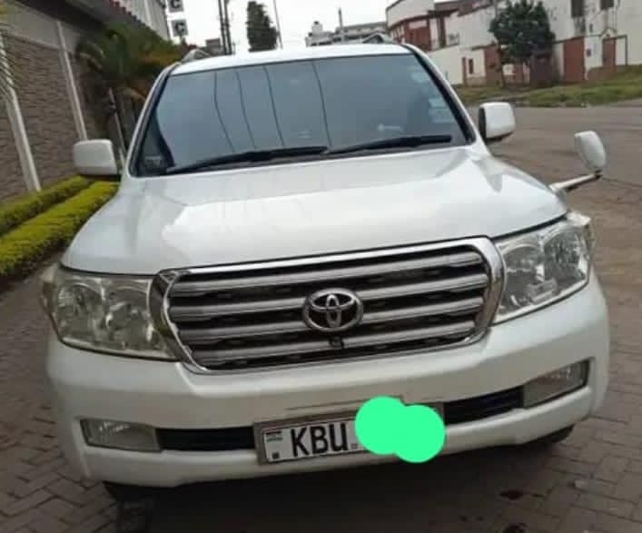 Toyota Land Cruiser V8 – 2009 | 200 Series | Petrol | KES 2.85M (Negotiable)
