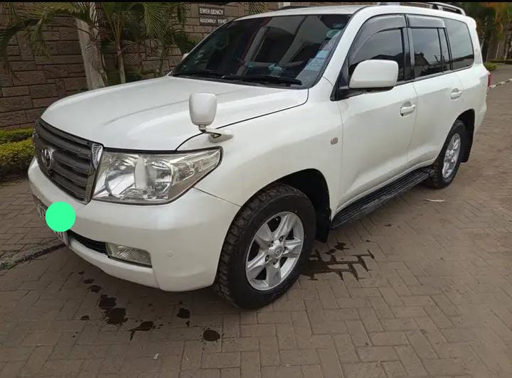Toyota Land Cruiser V8 – 2009 | 200 Series | Petrol | KES 2.85M (Negotiable)