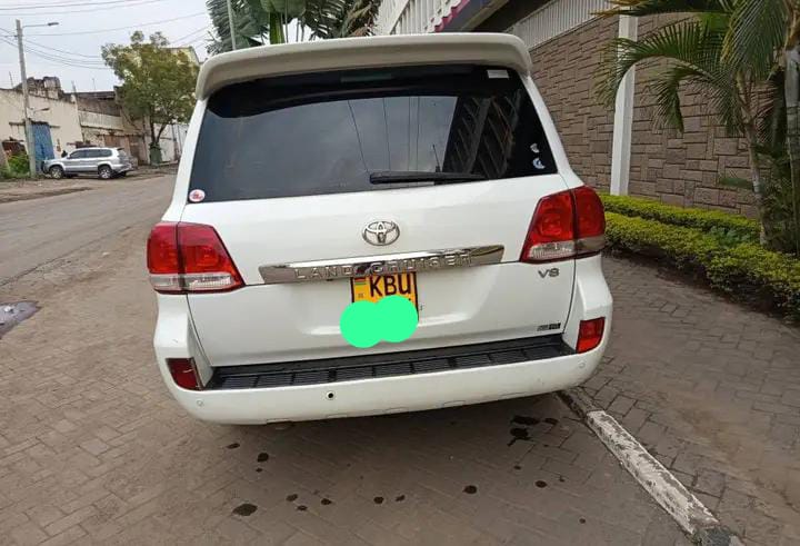 Toyota Land Cruiser V8 – 2009 | 200 Series | Petrol | KES 2.85M (Negotiable)
