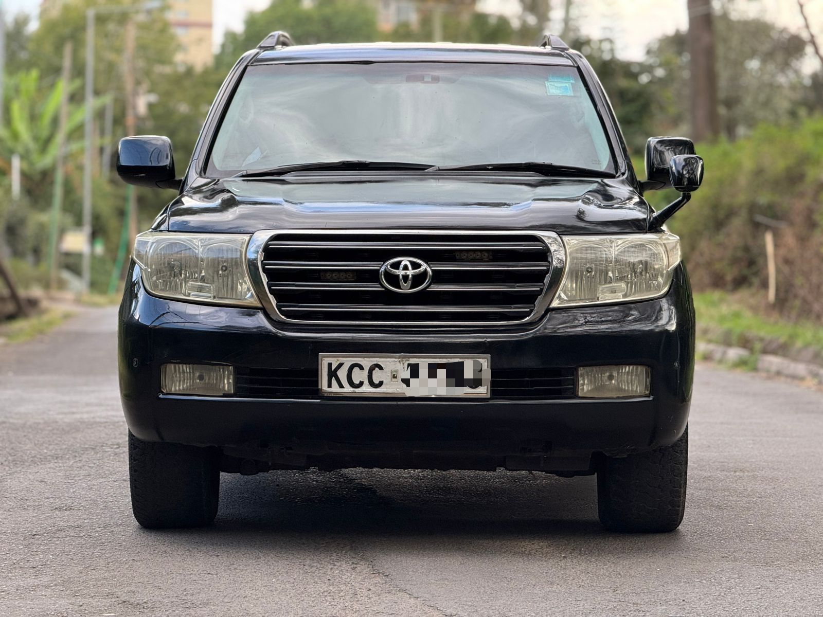 Toyota Land Cruiser V8 – Petrol | Automatic | Leather Interior | KES 2.75M (Negotiable)
