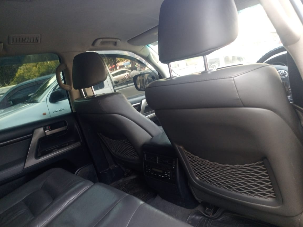 Toyota Land Cruiser V8 – Petrol | Automatic | Leather Interior | KES 2.75M (Negotiable)