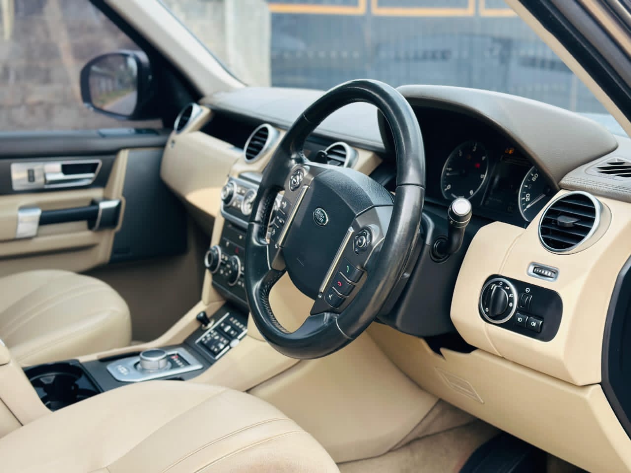 🔥 2015 Land Rover Discovery 4 HSE – 3000cc Diesel | Beige Leather | Full Spec | KES 5.2M 🔥