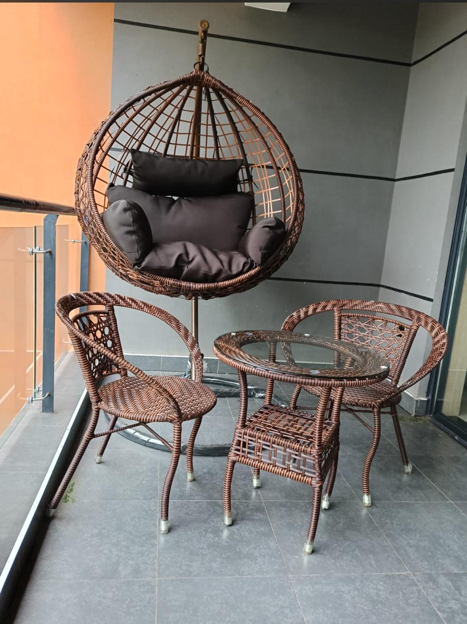 Hammock Swing with Table & Seats – Ksh 55,000