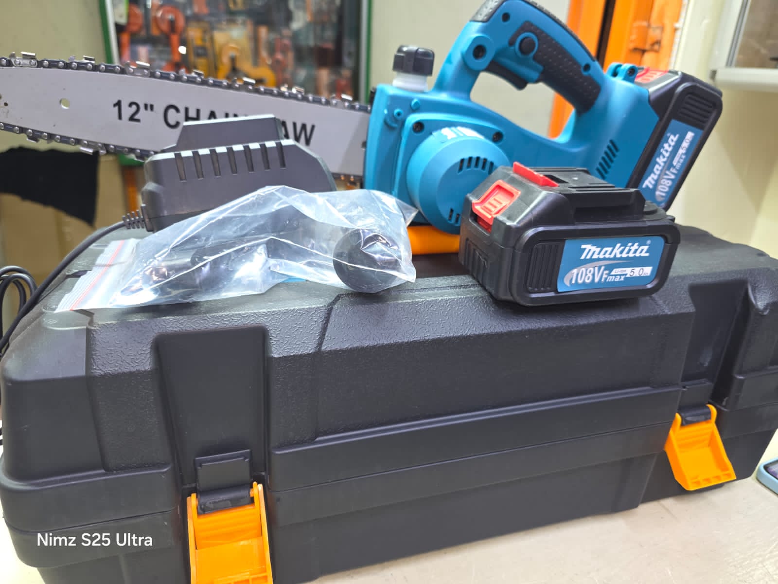 Cordless chainsaw 12"