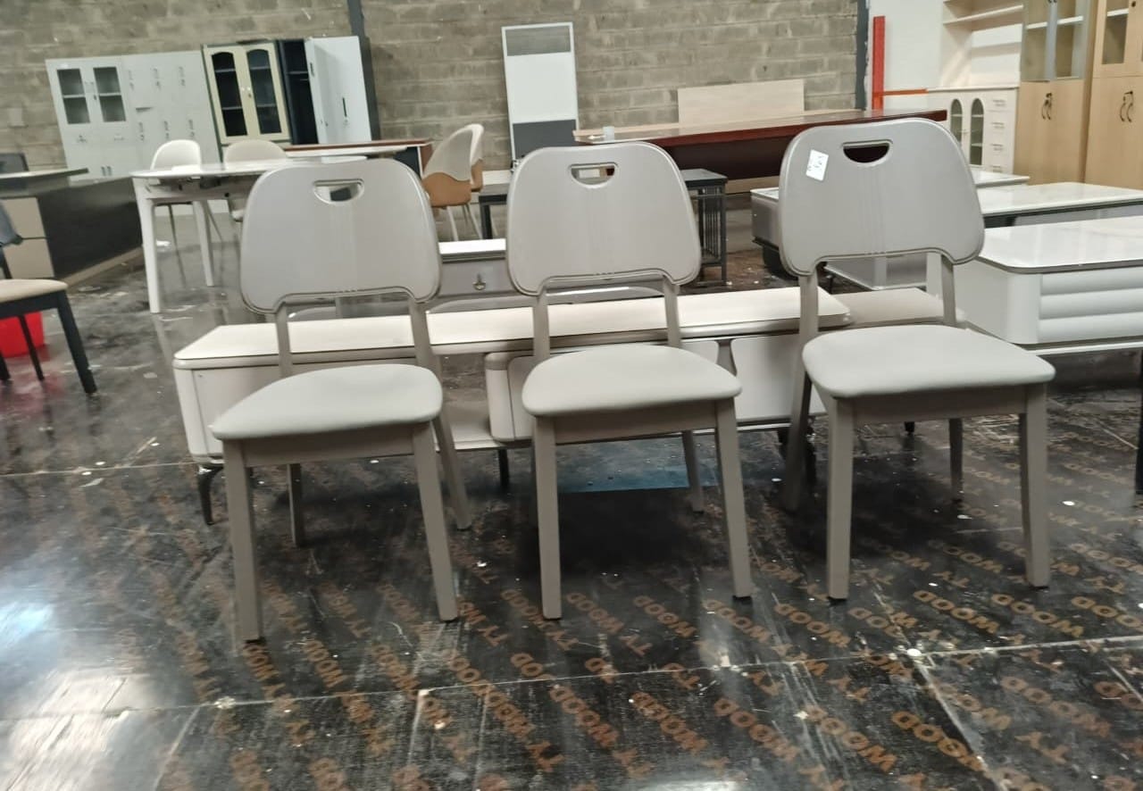 🍽️ Elegant Dining Seats – Ksh 15,000 | Free Delivery in Nairobi!