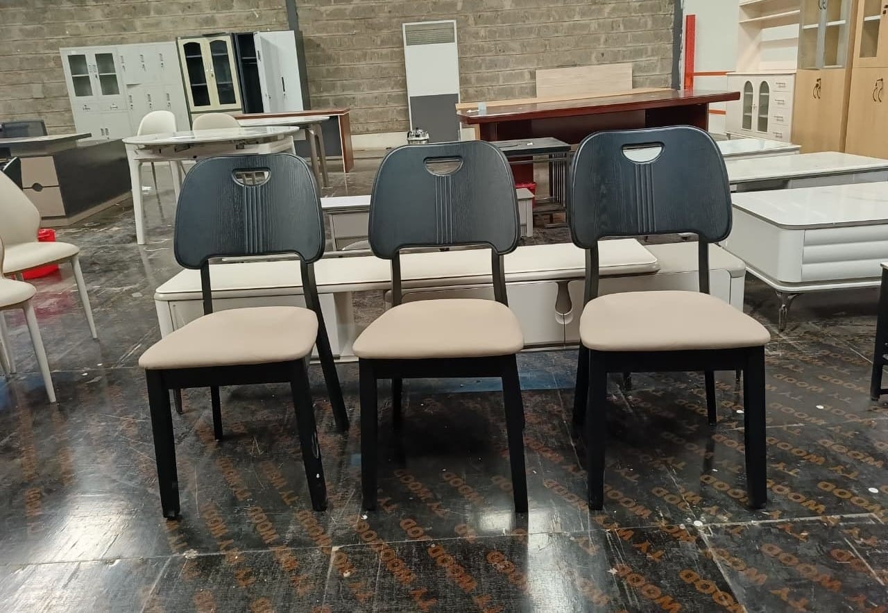 🍽️ Elegant Dining Seats – Ksh 15,000 | Free Delivery in Nairobi!