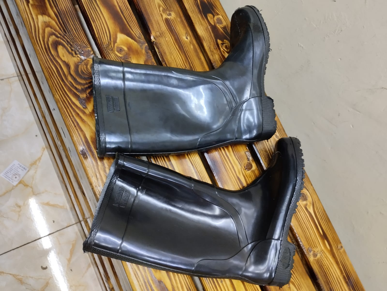 Light duty gumboots