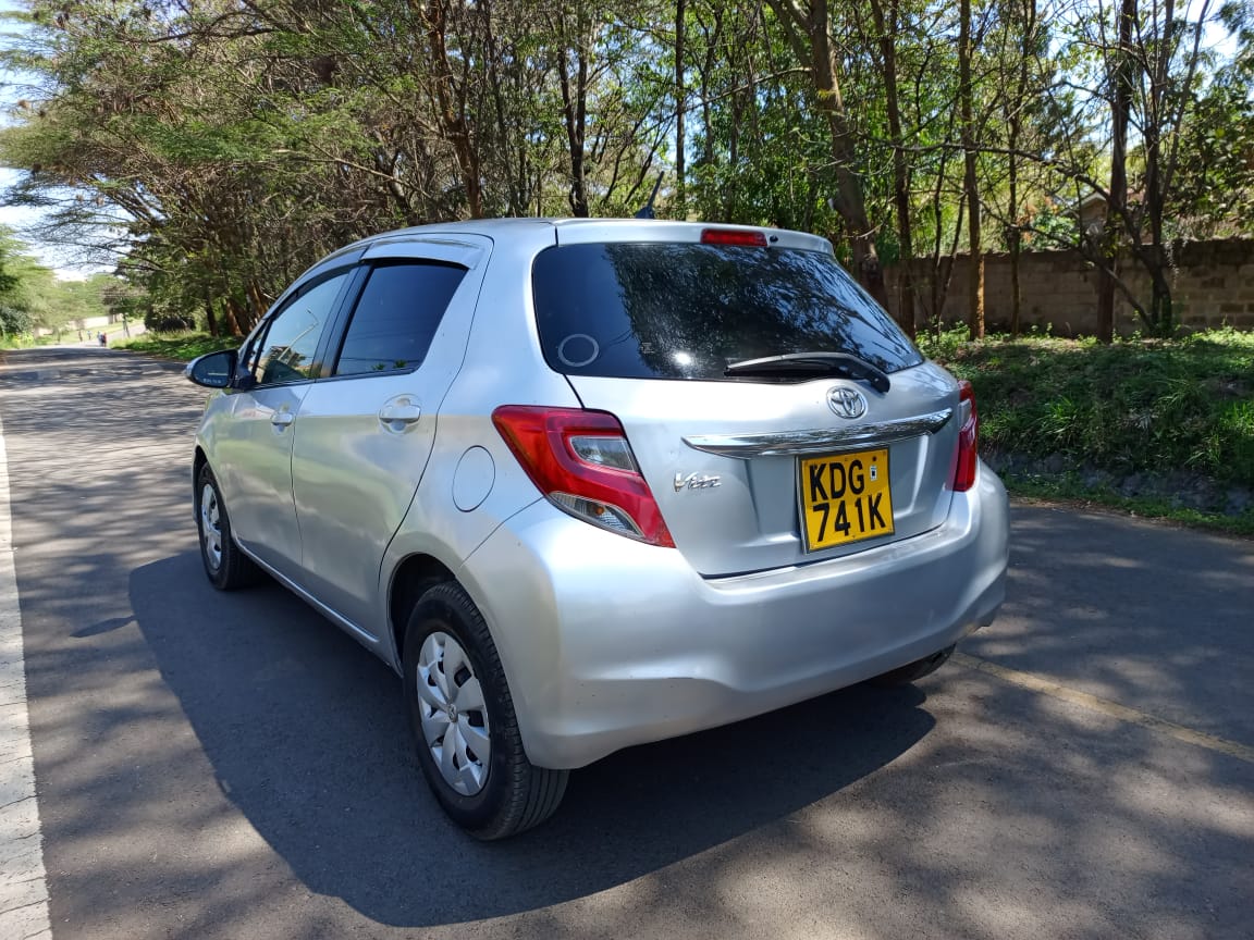 TOYOTA VITZ