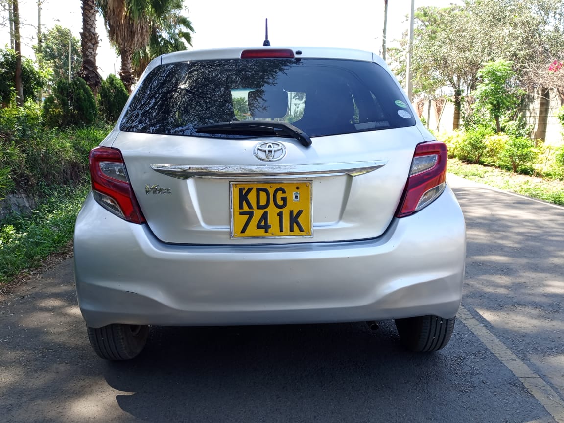 TOYOTA VITZ