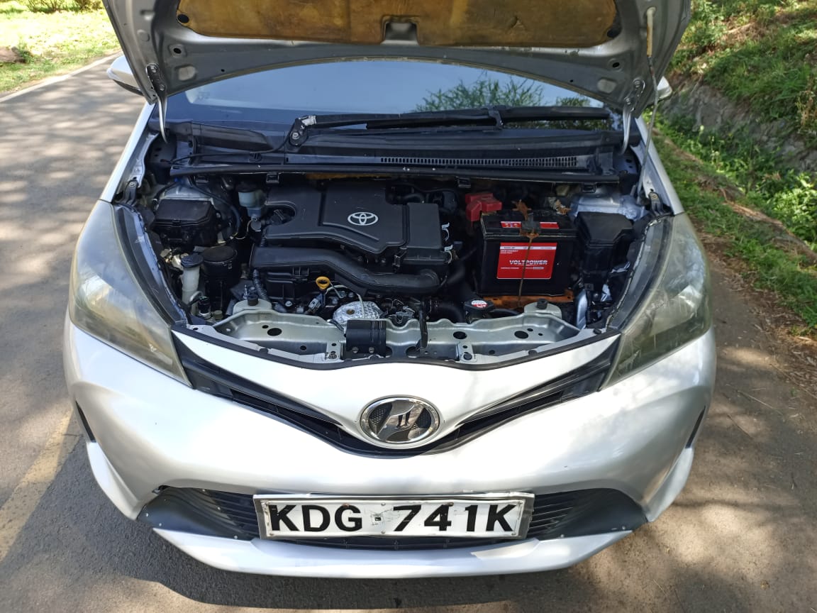 TOYOTA VITZ
