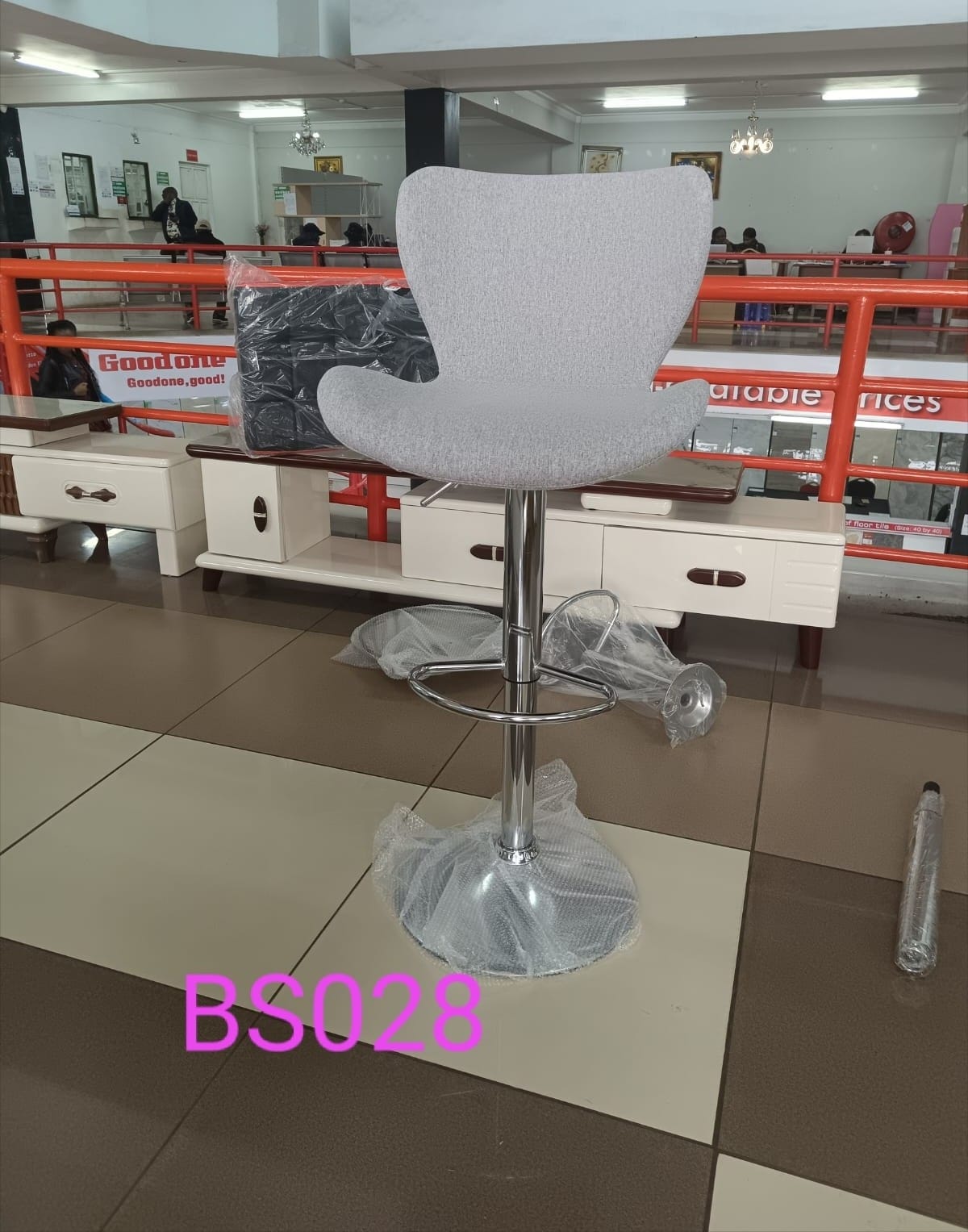 Modern Counter Stools – Ksh 10,000