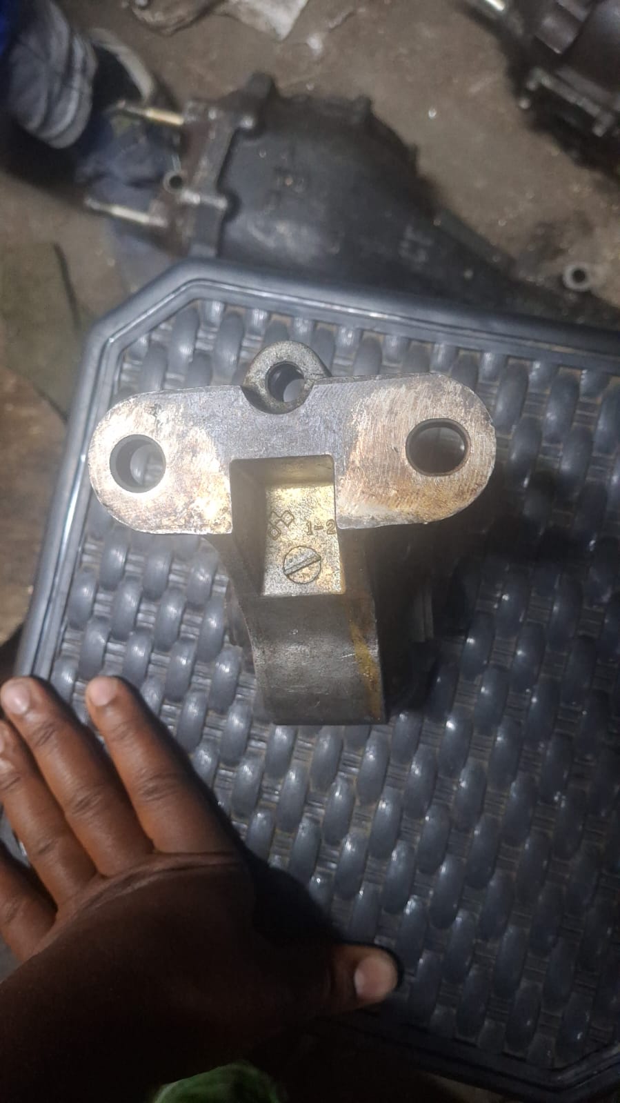 Subaru legacy BR9 front engine mount