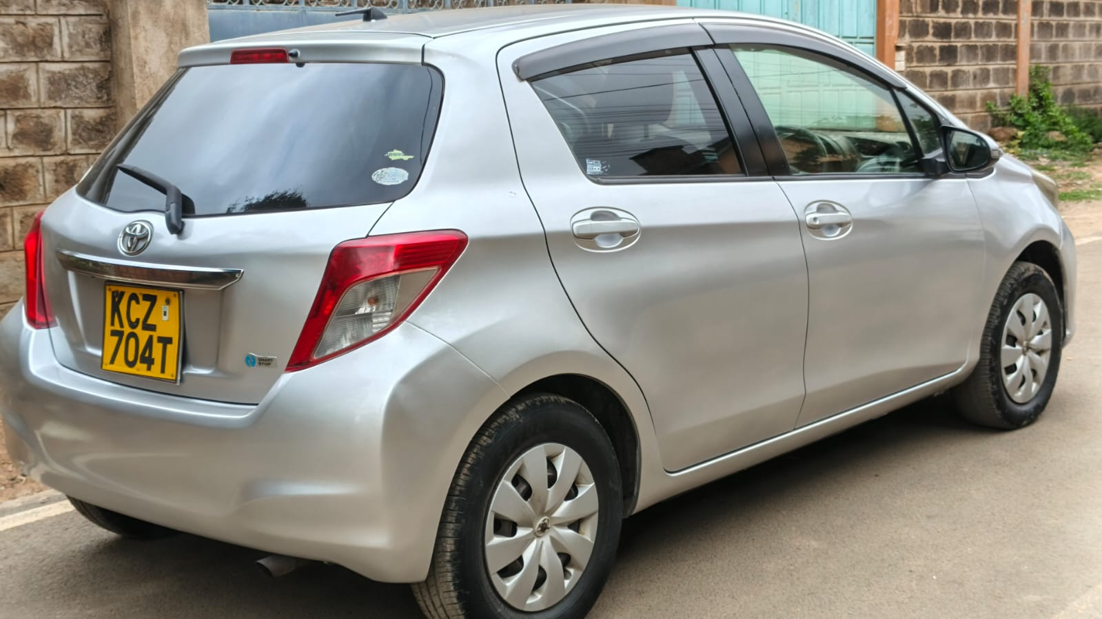 TOYOTA VITZ