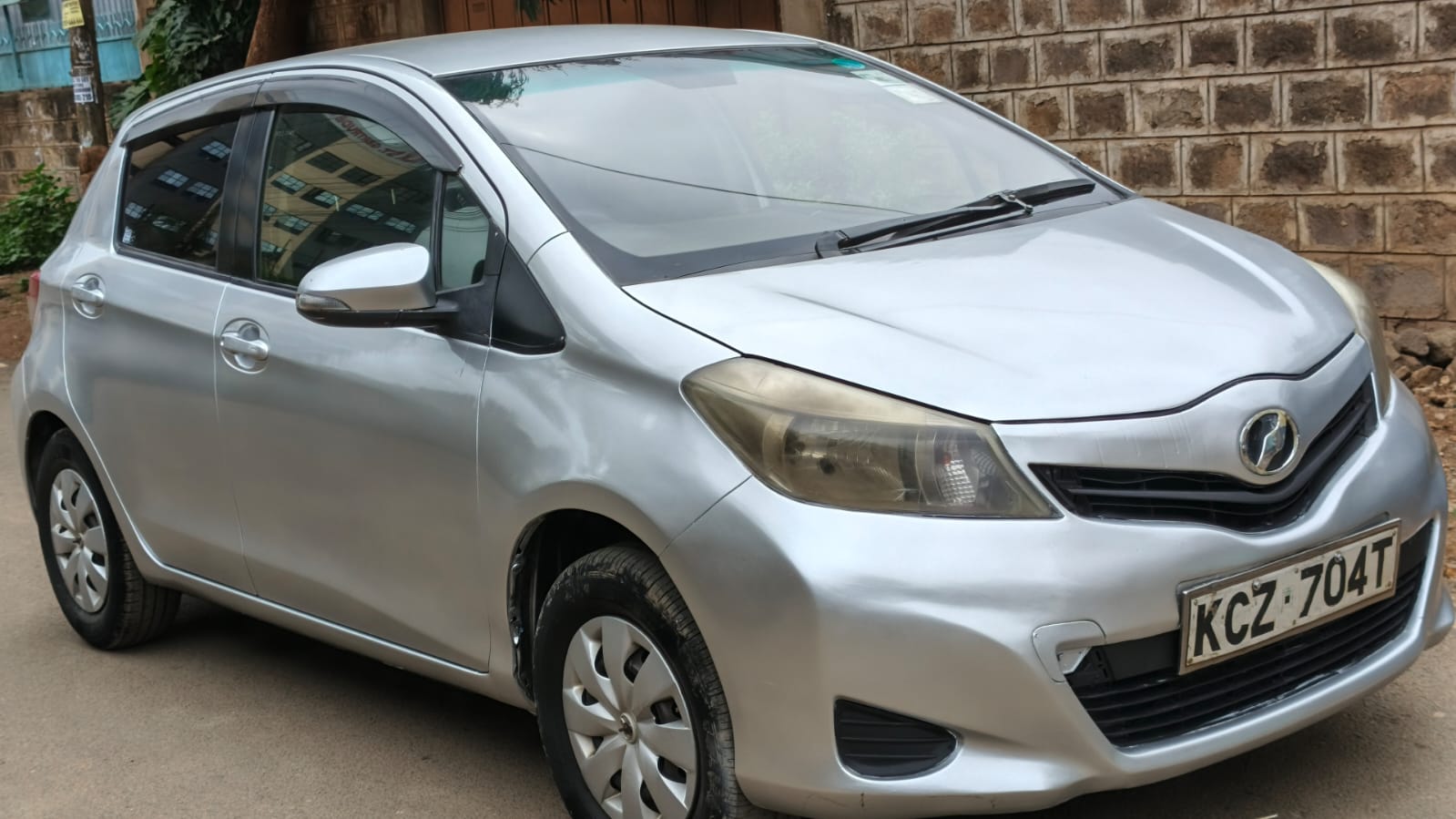 TOYOTA VITZ