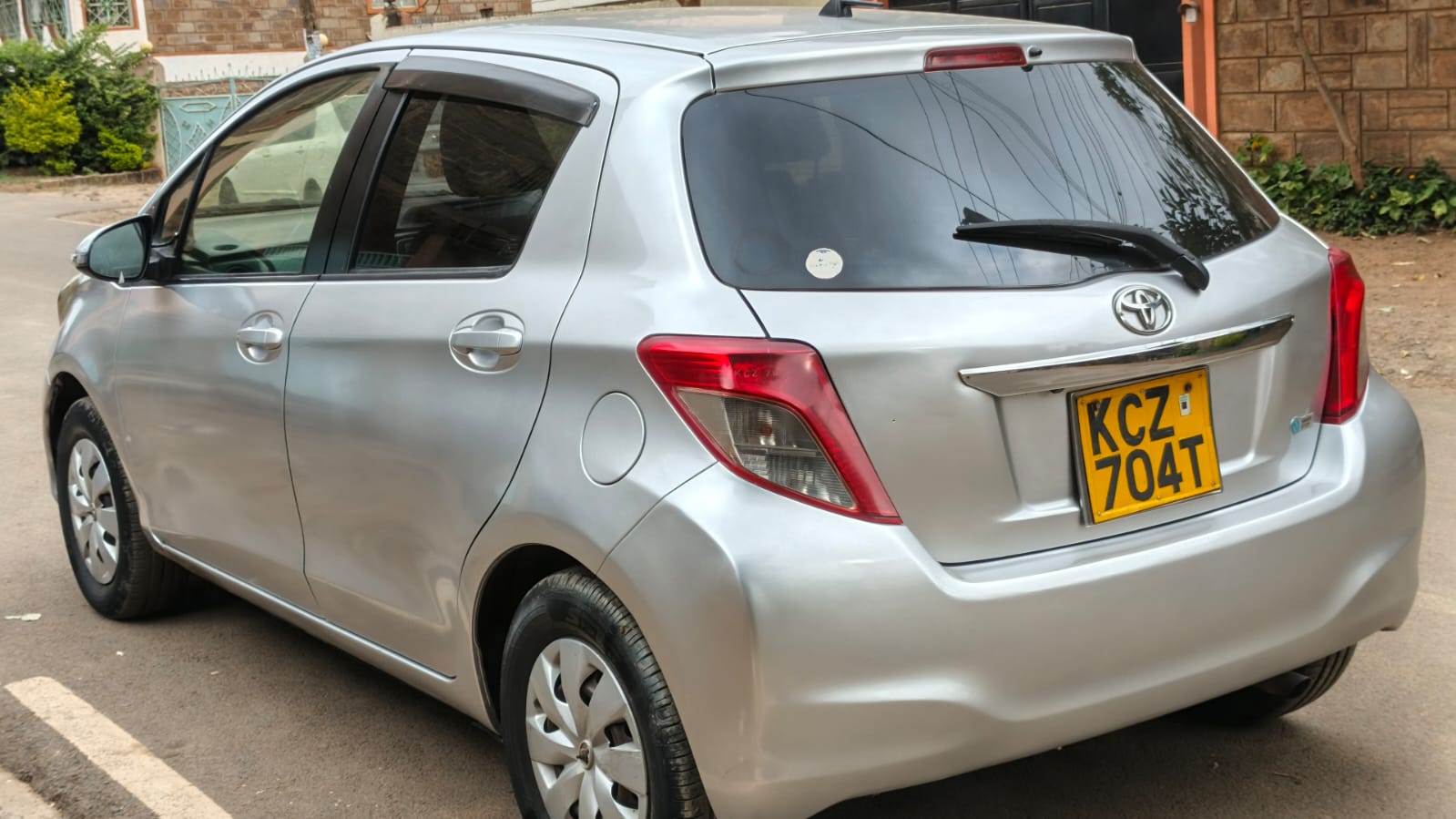 TOYOTA VITZ