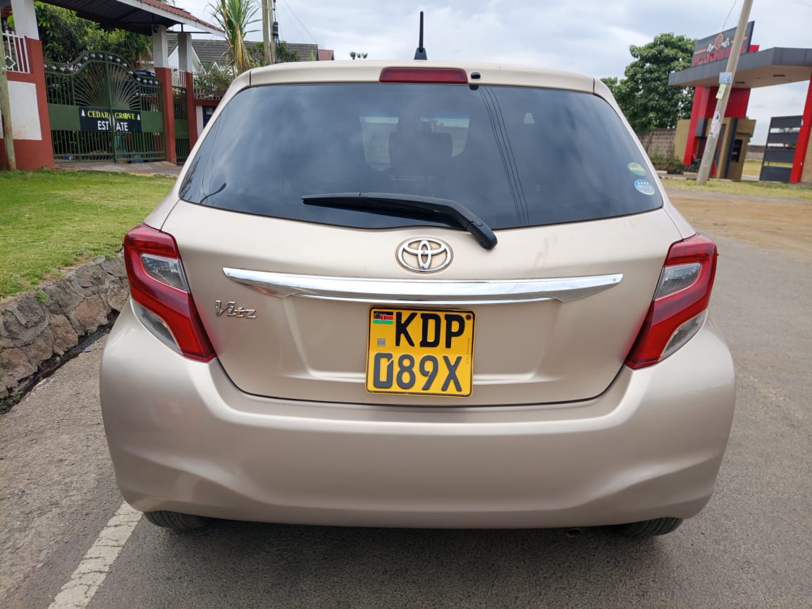 2016 Toyota vitz