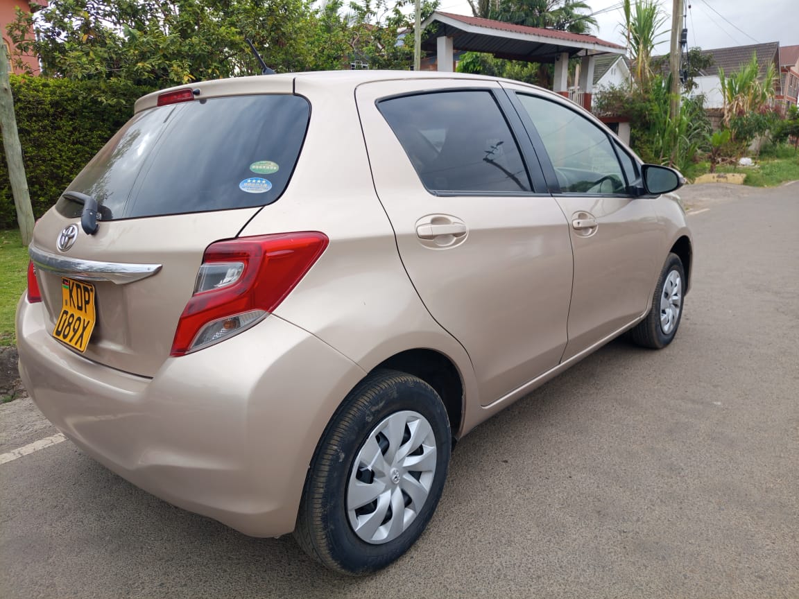 2016 Toyota vitz