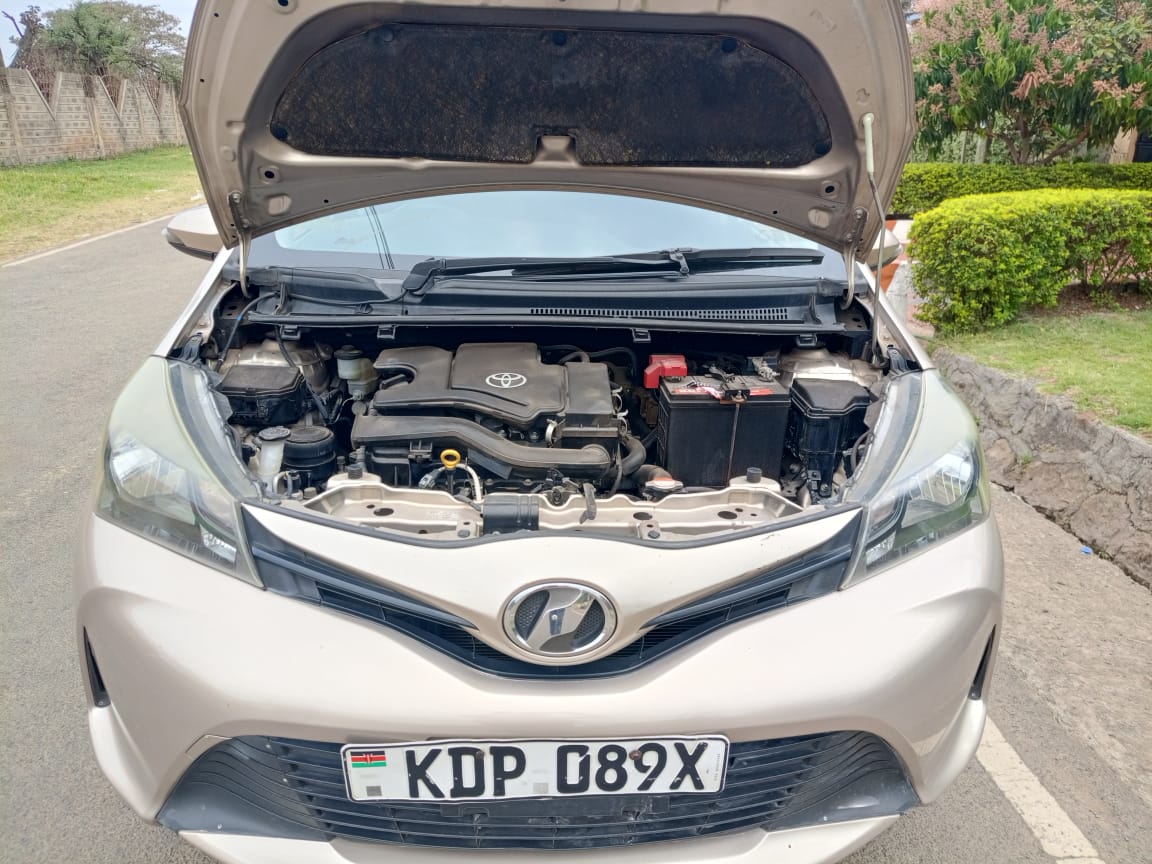 2016 Toyota vitz