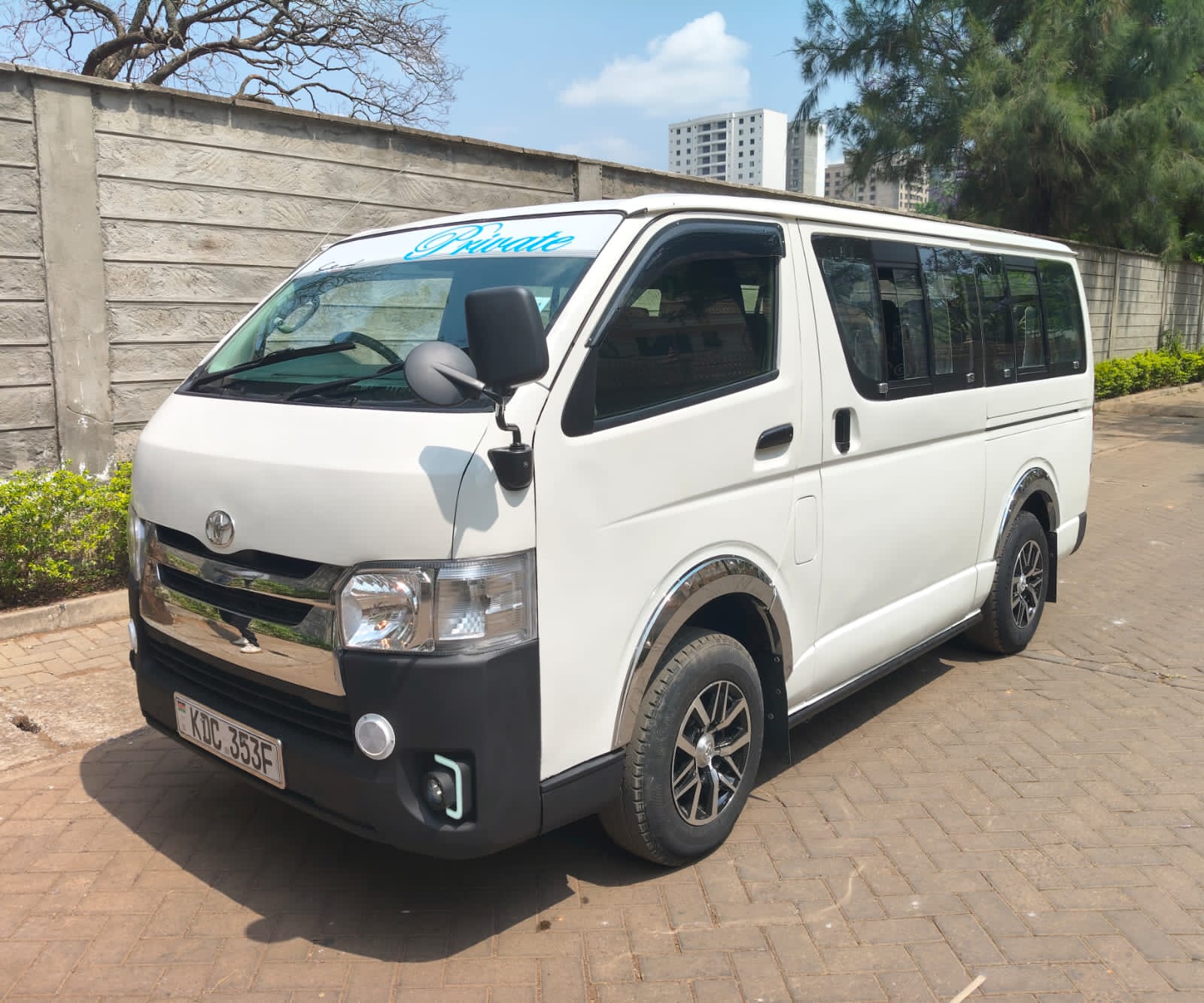 TOYOTA HIACE 7L