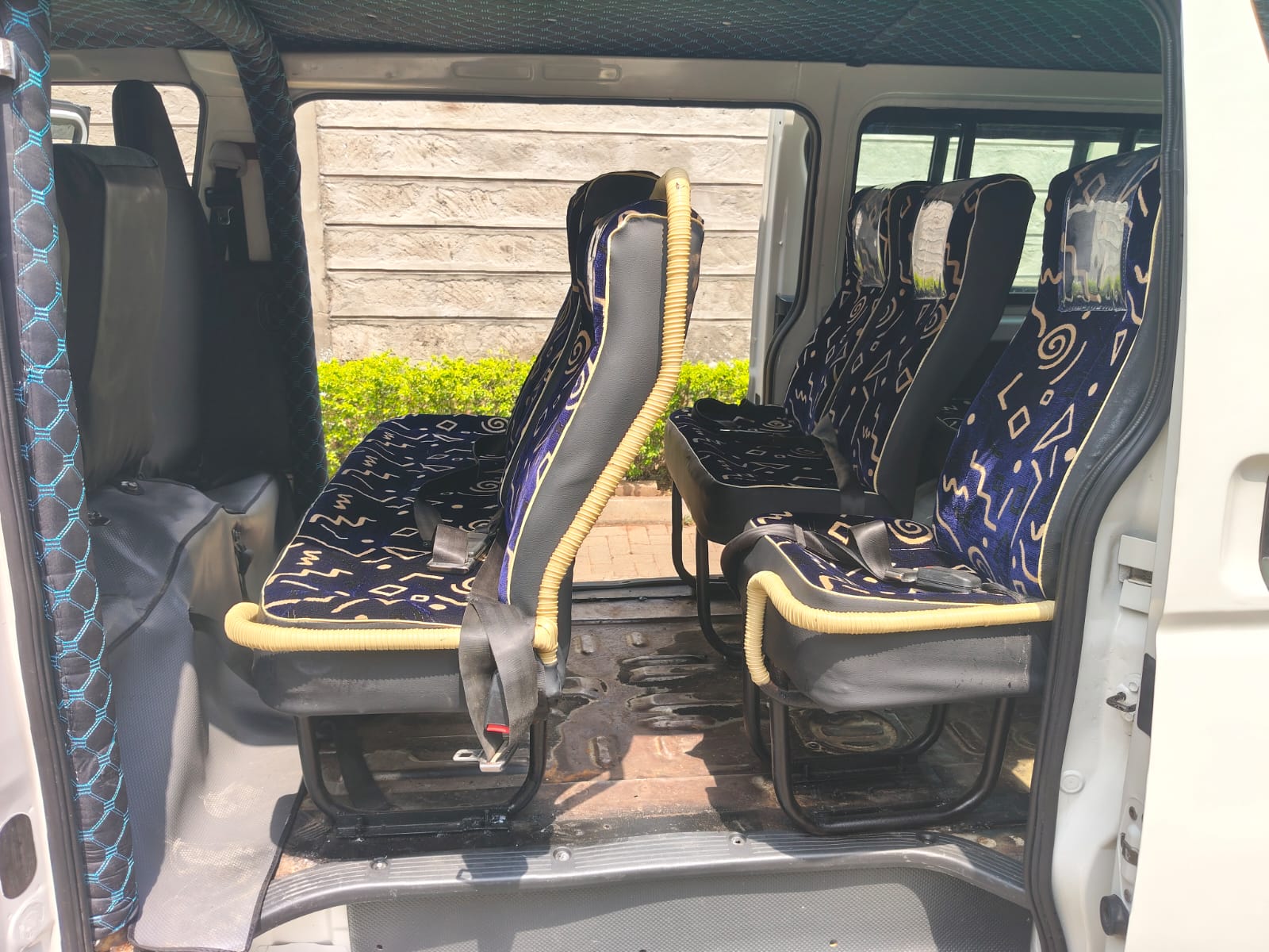 TOYOTA HIACE 7L