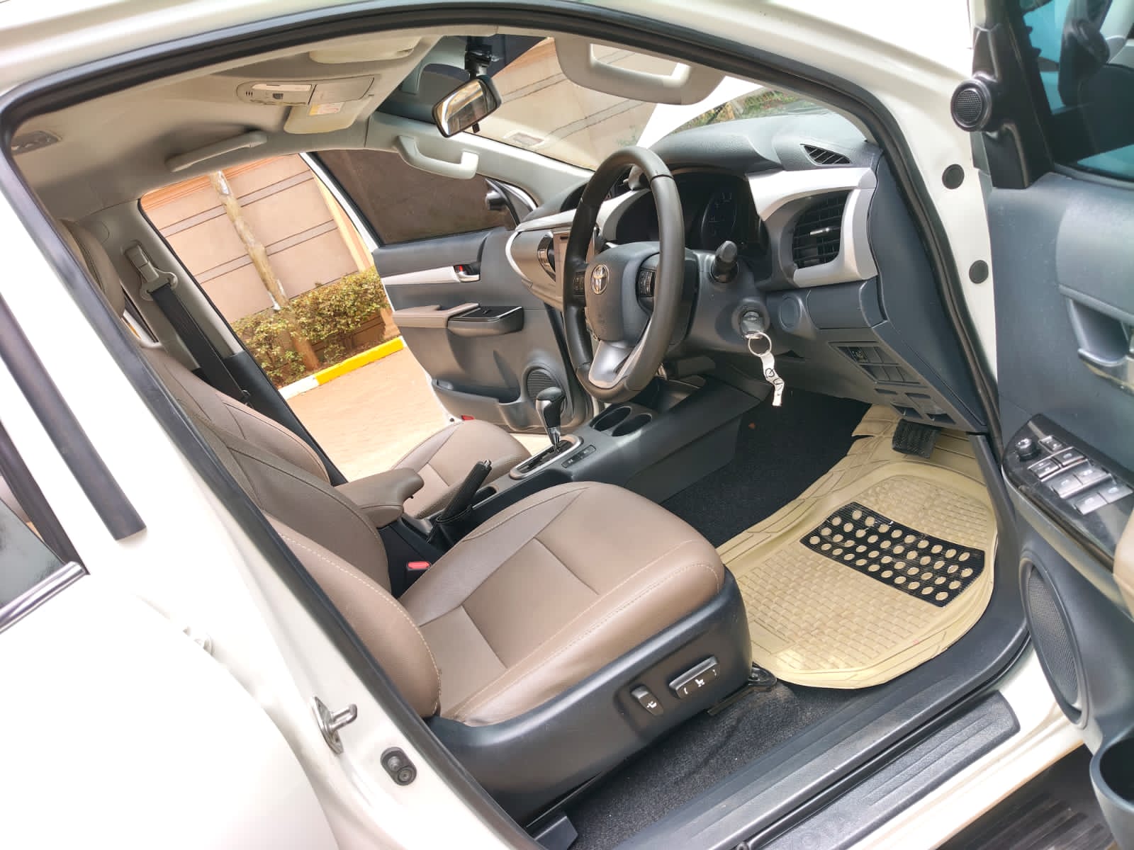 TOYOTA HILUX REVO DOUBLE CAB