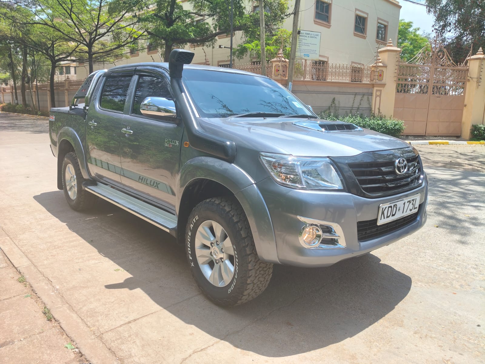 TOYOTA HILUX DOUBLE CAB