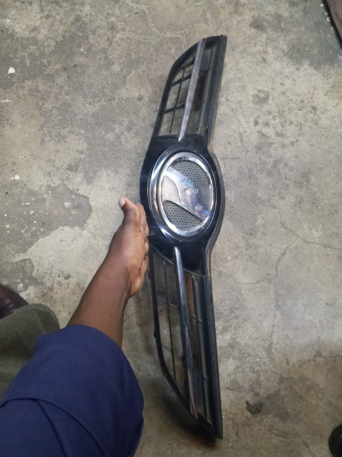 Auris grill 2012-2014