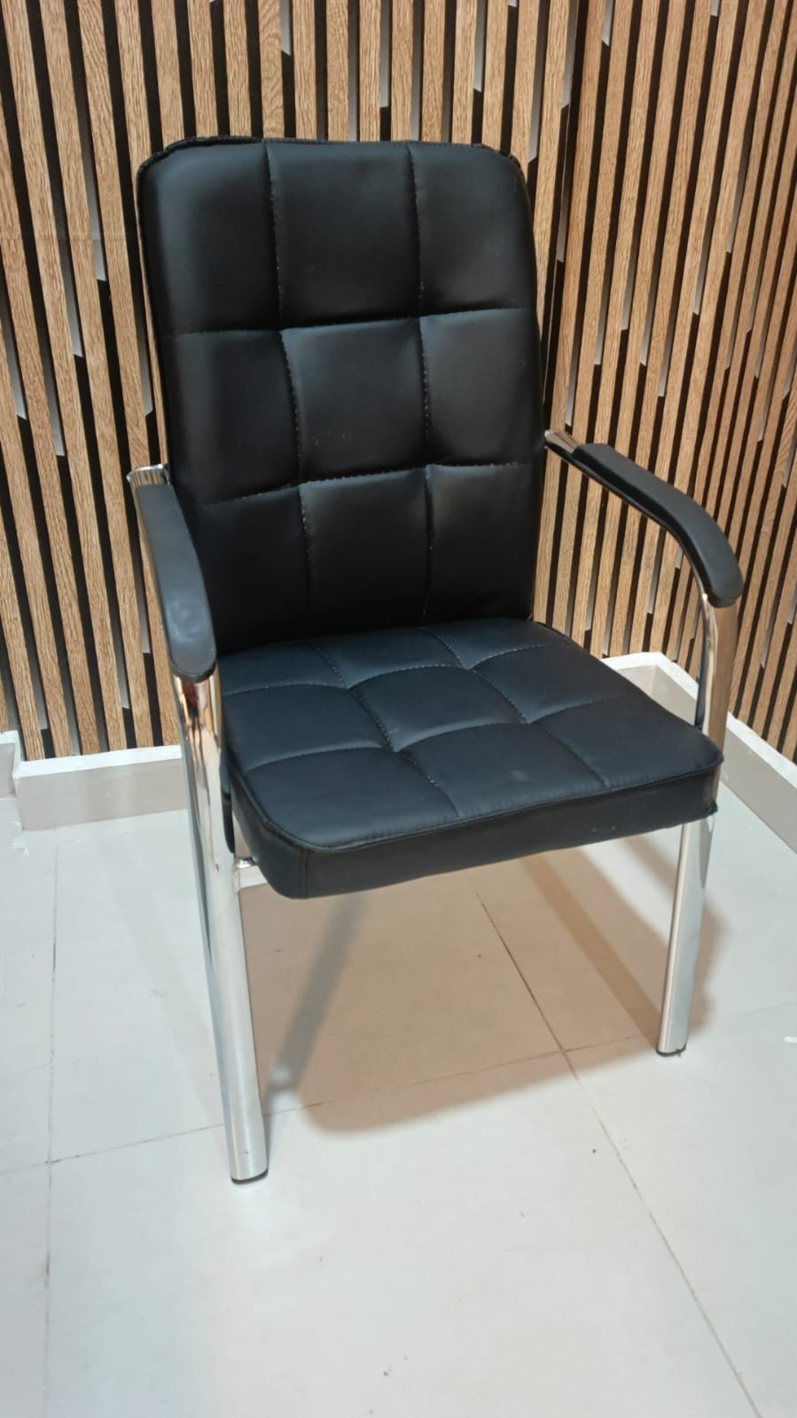 Leather waiting chair