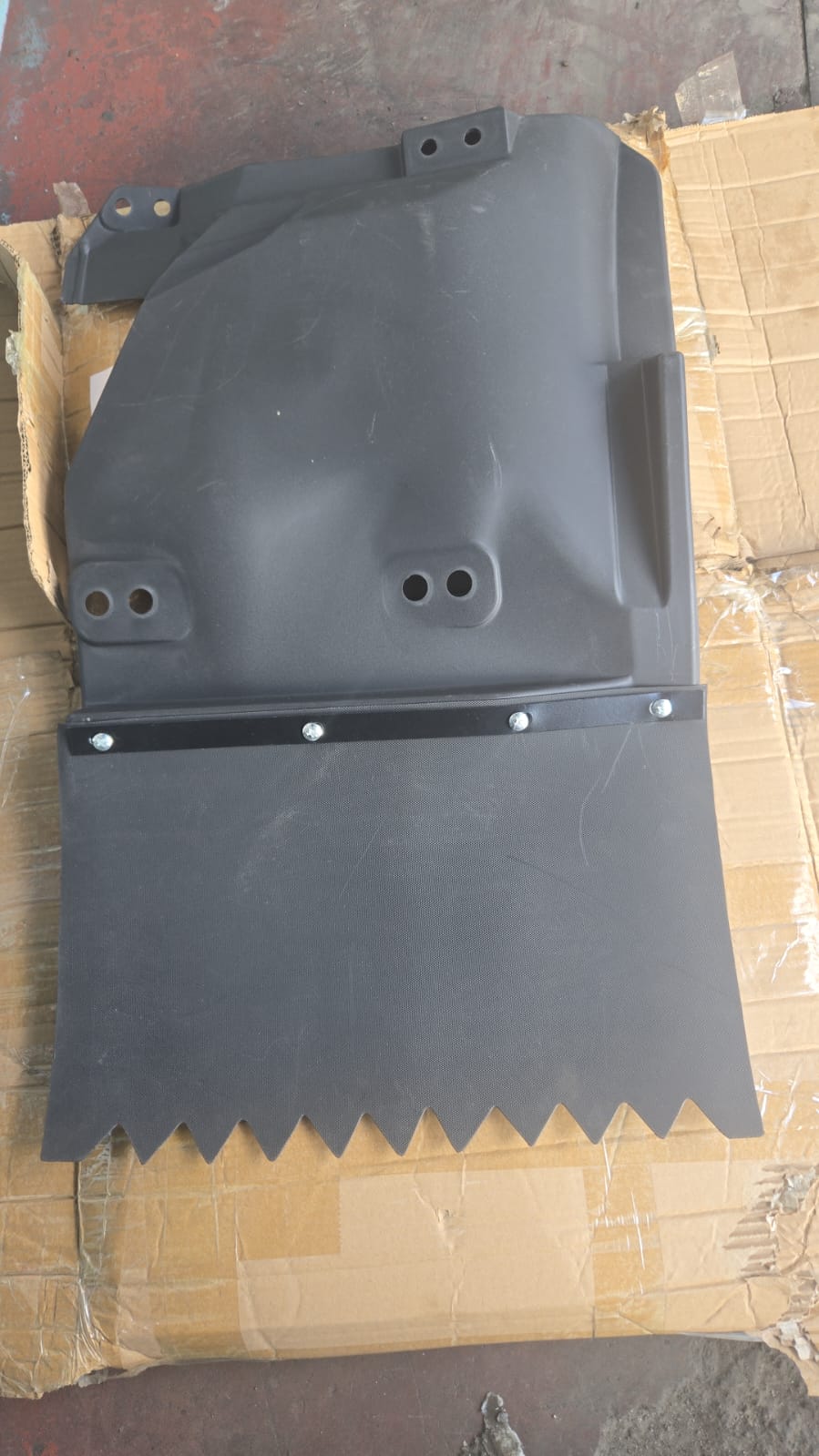 Isuzu 700p front mudguard