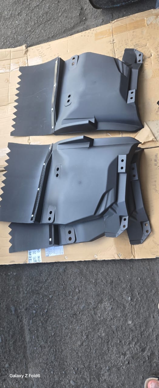 Isuzu 700p front mudguard