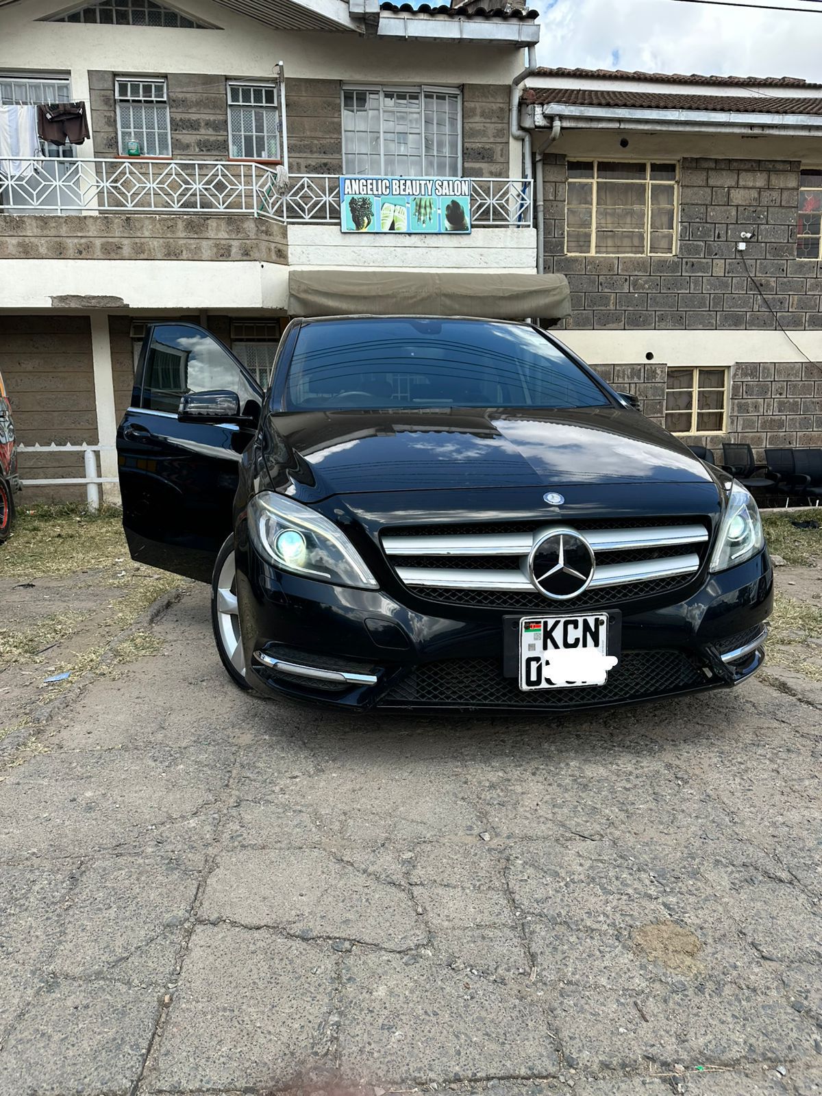 Mercedes Benz B180