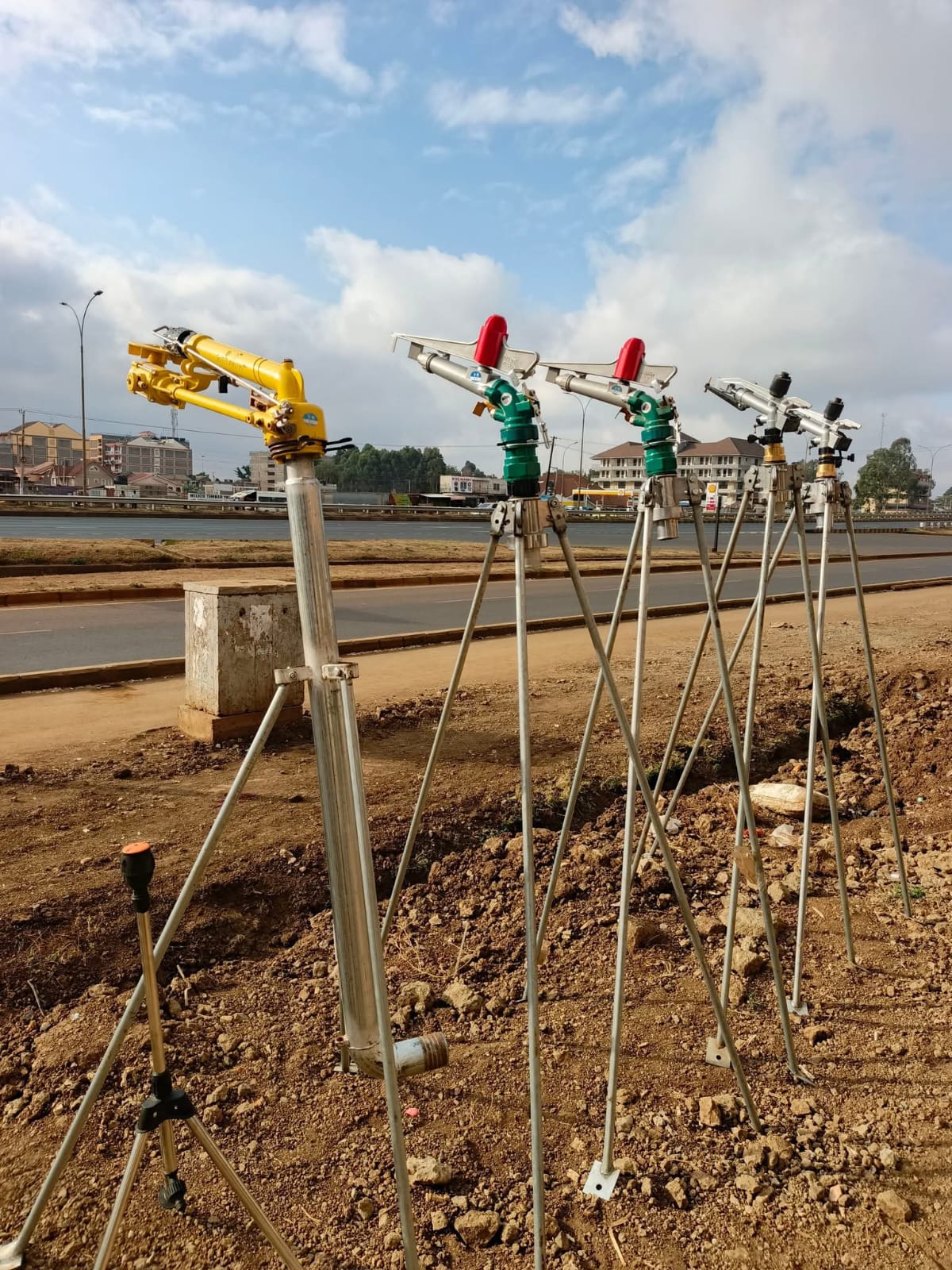 High pressure rain guns