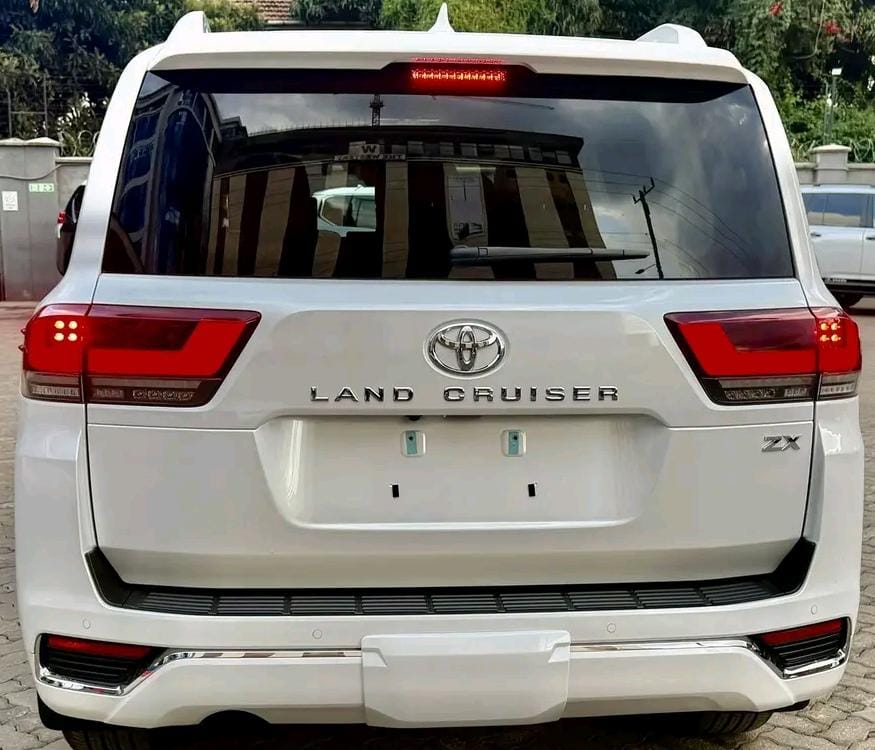 2022 LAND CRUISER ZX