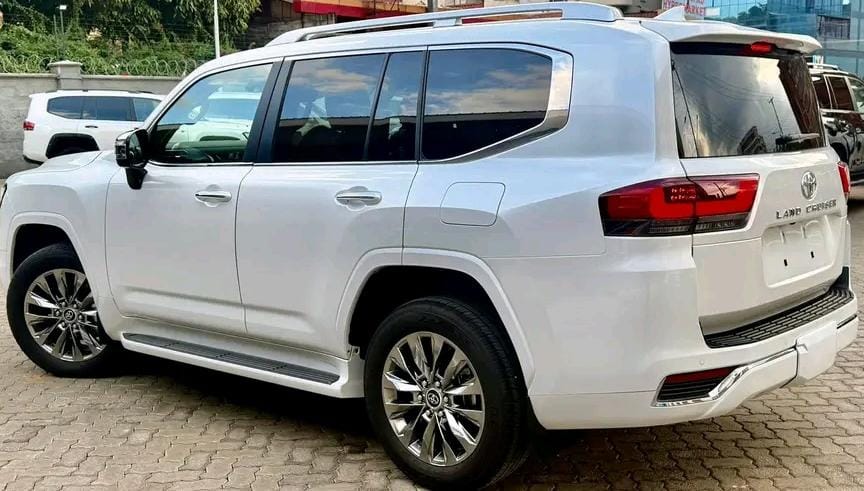 2022 LAND CRUISER ZX