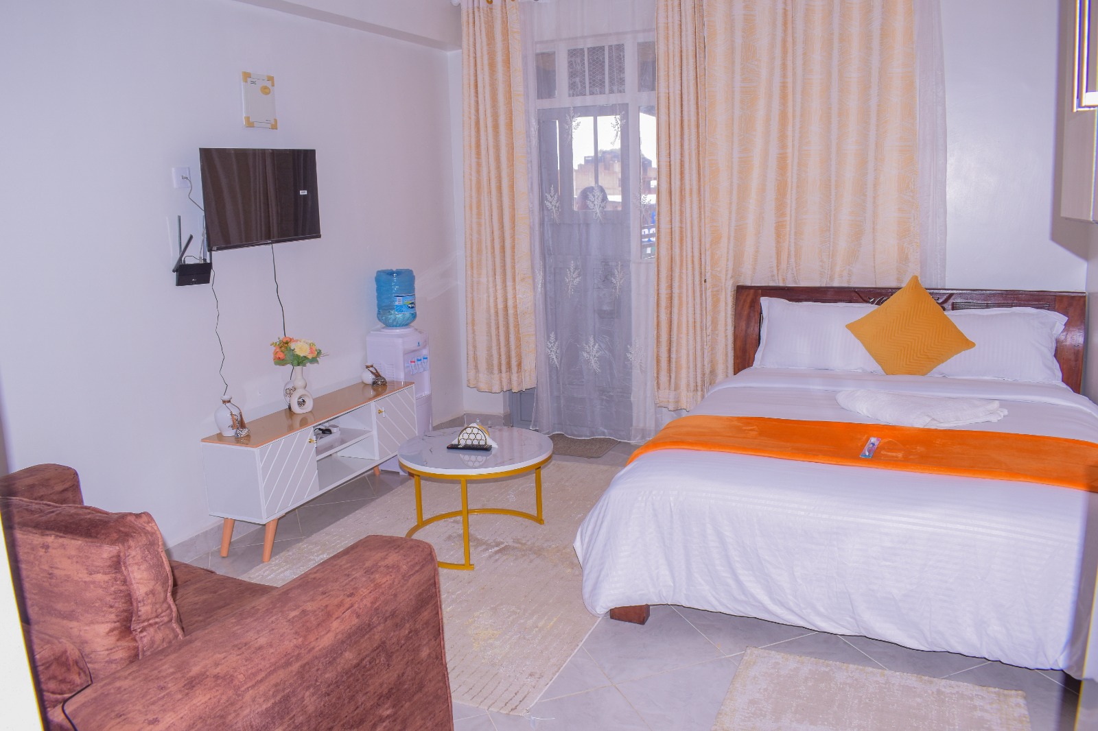 Executive Airbnb unit in meru