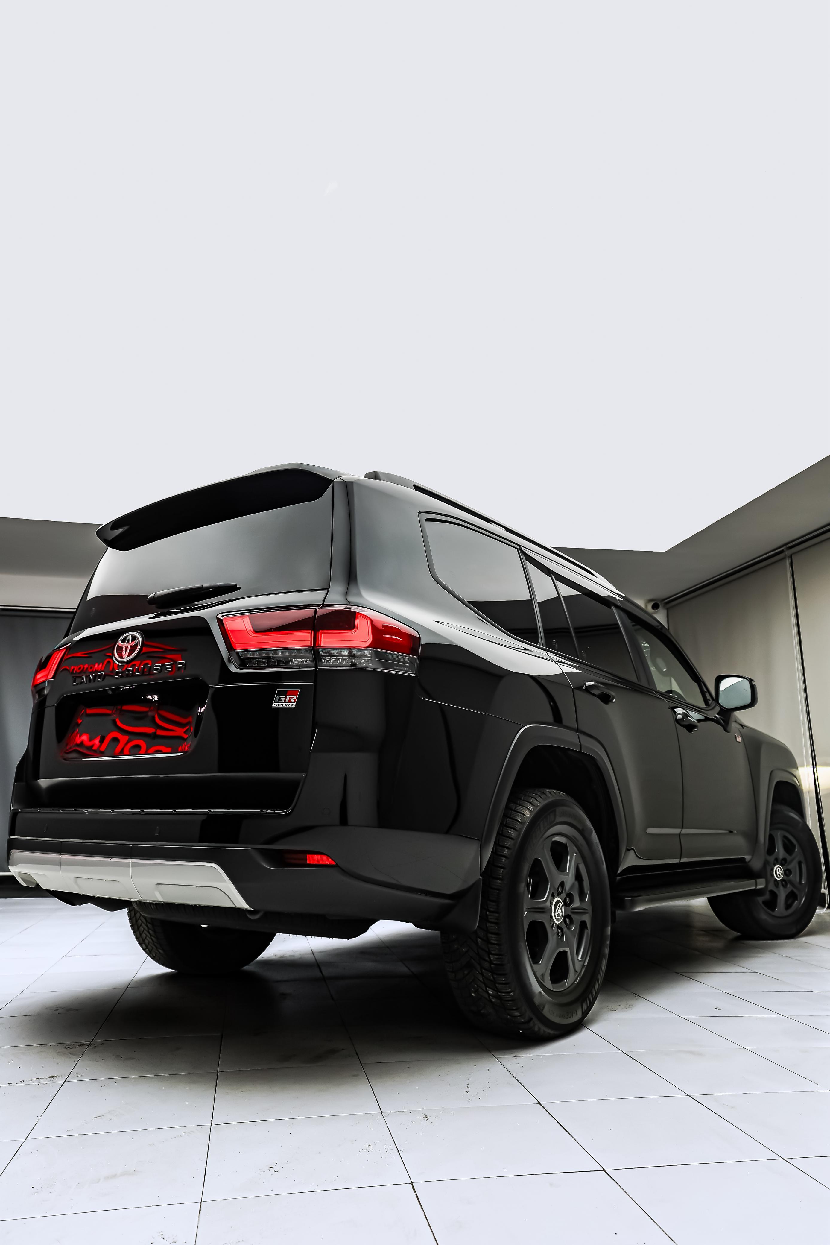 Toyota land cruiser LC300