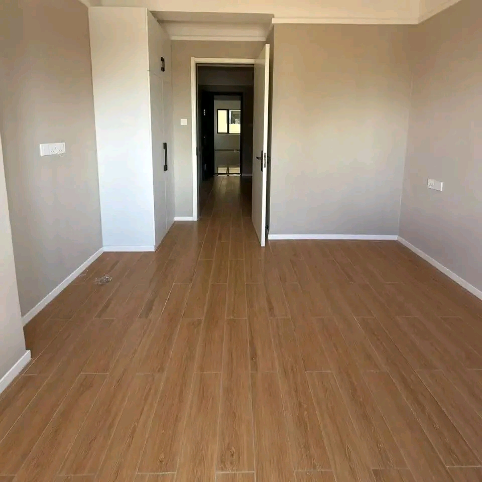 One bedroom to let off